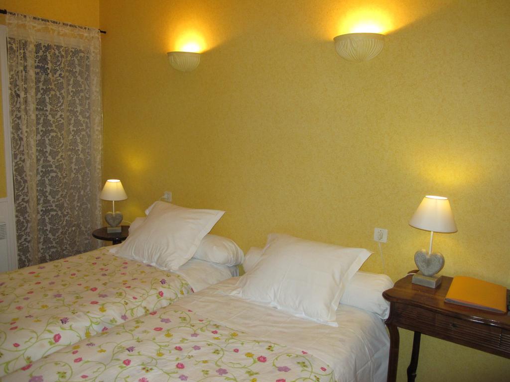 Hotel Emma Calve Millau Quarto foto